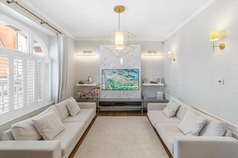 3 bedroom flat for sale, Iverna Court, London, W8