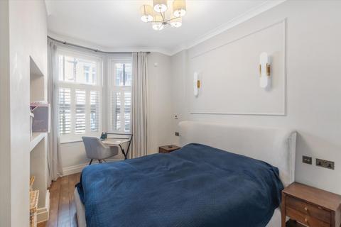 3 bedroom flat for sale, Iverna Court, London, W8