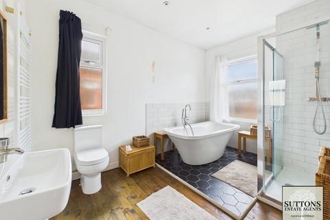 2 bedroom end of terrace house for sale, Sir Thomas Whites Road, Chapelfields CV5 8DN