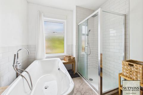 2 bedroom end of terrace house for sale, Sir Thomas Whites Road, Chapelfields CV5 8DN