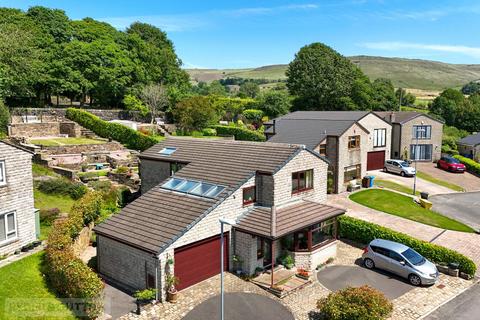 4 bedroom detached house for sale, Fatherford Close, Diggle, Saddleworth, OL3