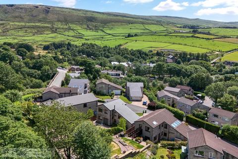4 bedroom detached house for sale, Fatherford Close, Diggle, Saddleworth, OL3