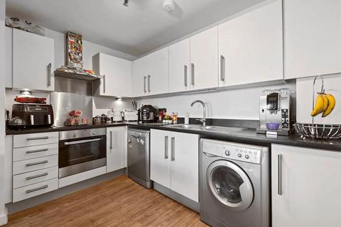 2 bedroom flat for sale, High Road, Wembley, HA9