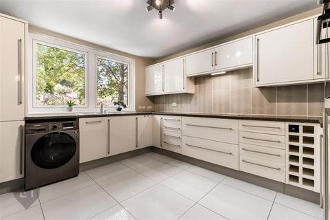 2 bedroom flat for sale, Beaumont Road, London