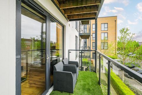 1 bedroom flat for sale, Blackthorn House, Romford RM3