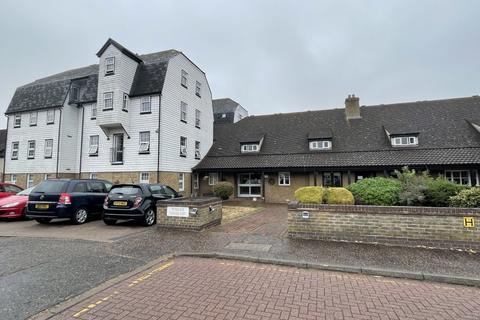 1 bedroom retirement property for sale, Flat 3, Lucam Lodge, The Garners, Rochford, Essex SS4 1DS