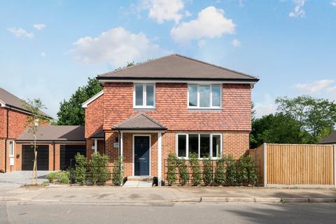 Cottimore Lane, Walton on Thames, KT12