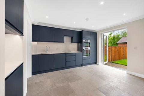 3 bedroom semi-detached house for sale, Cottimore Lane, Walton on Thames, KT12