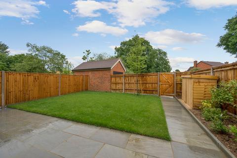3 bedroom semi-detached house for sale, Cottimore Lane, Walton on Thames, KT12