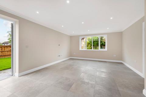 3 bedroom semi-detached house for sale, Cottimore Lane, Walton on Thames, KT12