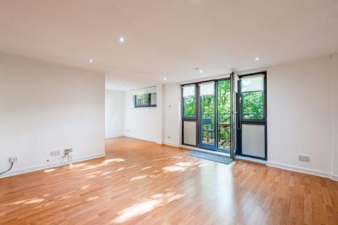3 bedroom flat for sale, 5 White Cart Court, Flat 1/2, Shawlands, Glasgow, G43 2AT