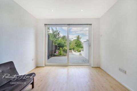 28 Rangers Square, London, SE10 8HR