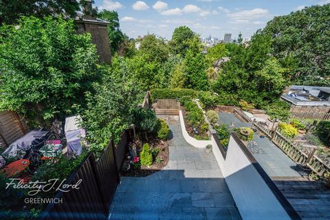 28 Rangers Square, London, SE10 8HR