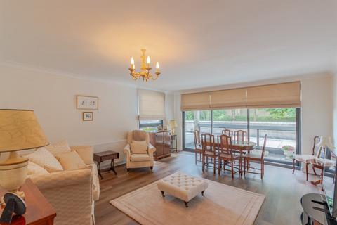 undefined, Lakeview Court, Roundhay