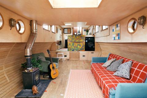 1 bedroom houseboat to rent, Albion Quay, Battersea, SW11