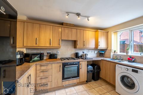 3 bedroom terraced house to rent, Pach Way, Fernwood
