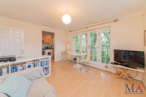 1 bedroom flat for sale, Lucas Court, Elstree