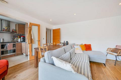 3 bedroom flat for sale, Durham Wharf Drive, Brentford, TW8