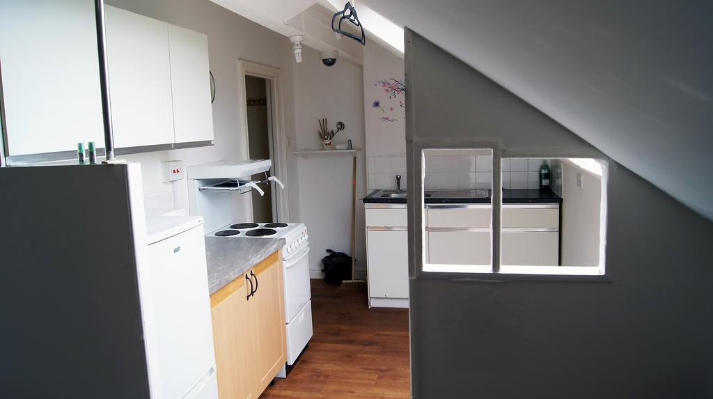 6 College Grove View, Flat 5
