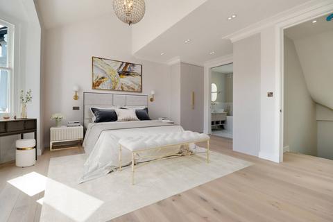 4 bedroom terraced house for sale, Vespan Road, Shepherd's Bush, London, W12