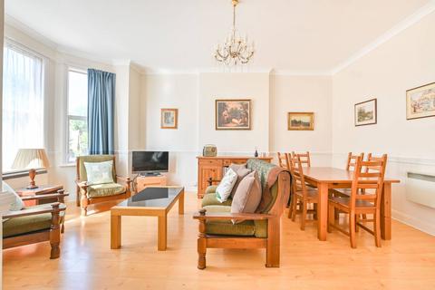 3 bedroom maisonette for sale, Walm Lane, Willesden Green, London, NW2