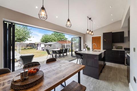 4 bedroom semi-detached house for sale, Merland Rise, Tadworth