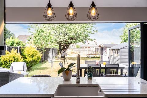 4 bedroom semi-detached house for sale, Merland Rise, Tadworth