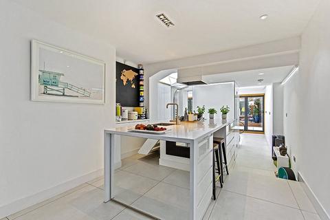 2 bedroom terraced house for sale, Sandycombe Road, Richmond, TW9