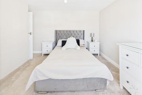 26 Baker Close, Crawley, RH10 6HA