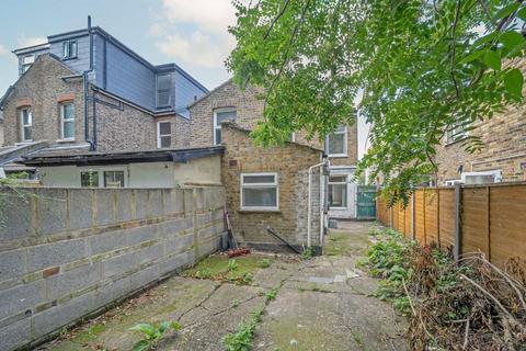 4 bedroom semi-detached house to rent, Portman Road, Kingston Upon Thames KT1