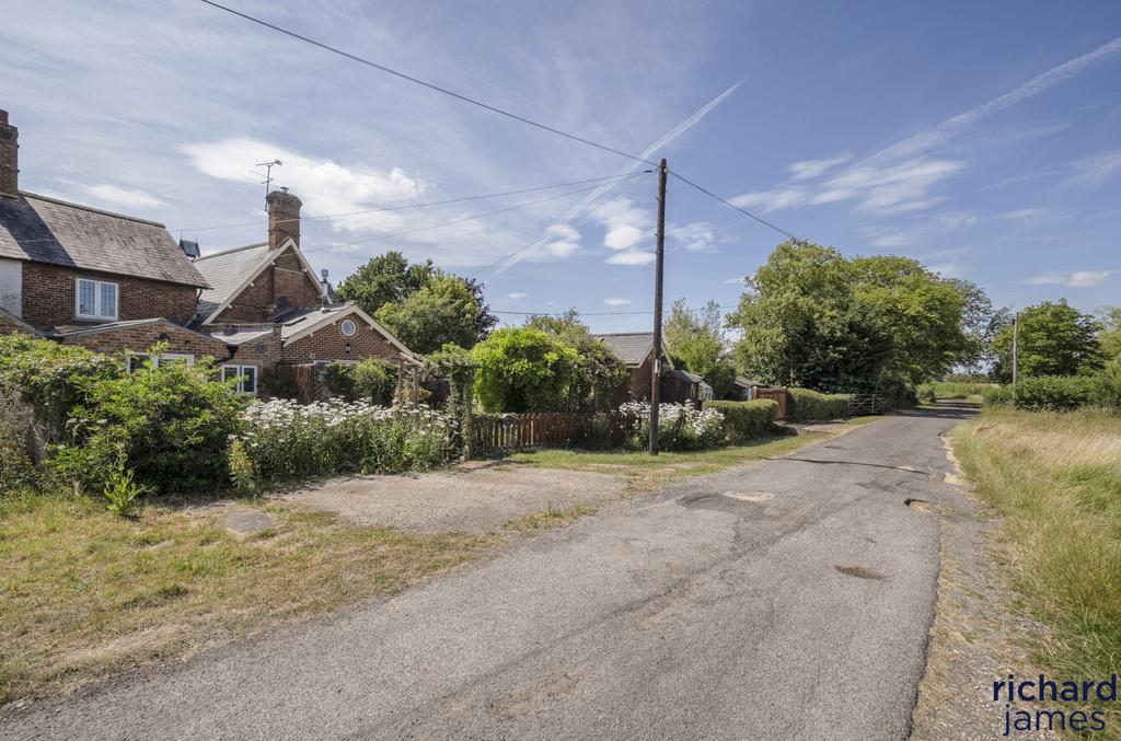 Ee8401b28c784aeb8975caa303f6a1bd