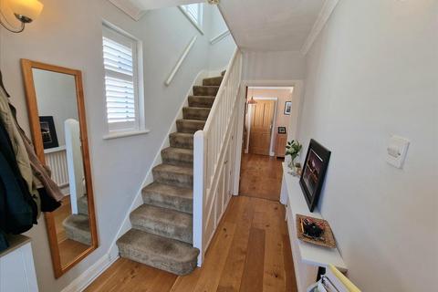 39 Daneswood Avenue, London, SE6 2RG