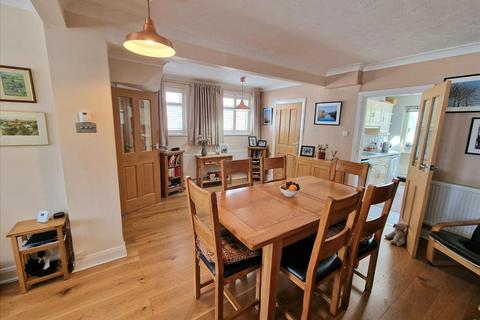 39 Daneswood Avenue, London, SE6 2RG