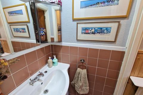39 Daneswood Avenue, London, SE6 2RG