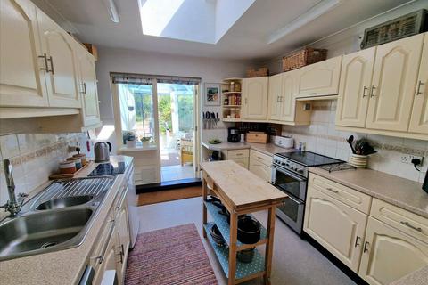 39 Daneswood Avenue, London, SE6 2RG