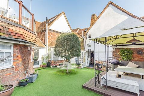 Retail property (high street) to rent, 8-10 West St Marlow SL7 2NB