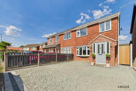 2 Cedar Close, Uttoxeter, ST14 7NP