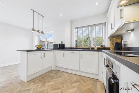 2 Cedar Close, Uttoxeter, ST14 7NP