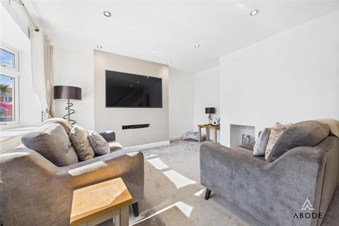 2 Cedar Close, Uttoxeter, ST14 7NP