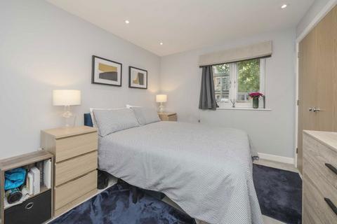 2 bedroom flat for sale, Acton Lane, London W4