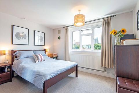 1 bedroom flat for sale, Fladbury Road, London N15
