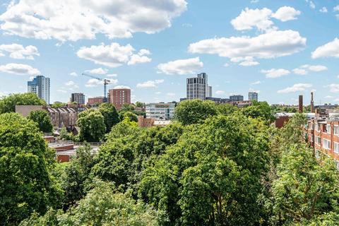 1 bedroom flat for sale, Fladbury Road, London N15