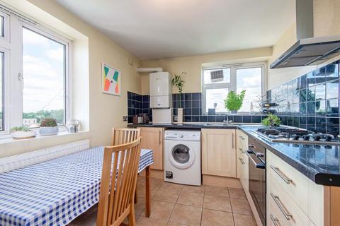 1 bedroom flat for sale, Fladbury Road, London N15