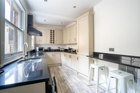 3 bedroom terraced house to rent, The Mount, York, YO24 1AR