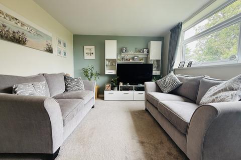 2 bedroom flat for sale, Chatsworth Court, Davenport