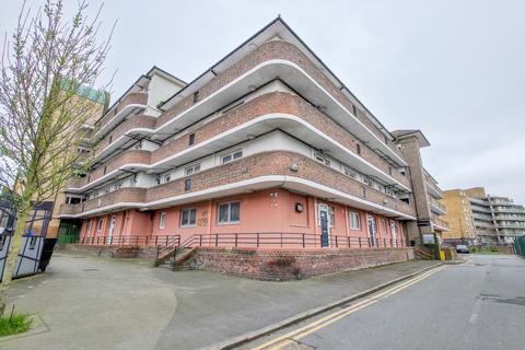 2 bedroom flat for sale, Acworth House, Barnfield Road, London, SE18