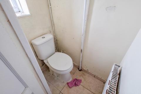 2 bedroom flat for sale, Acworth House, Barnfield Road, London, SE18