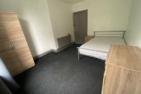 undefined, Peel Street, Hull HU3