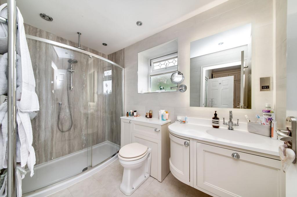 Bedroom one en suite