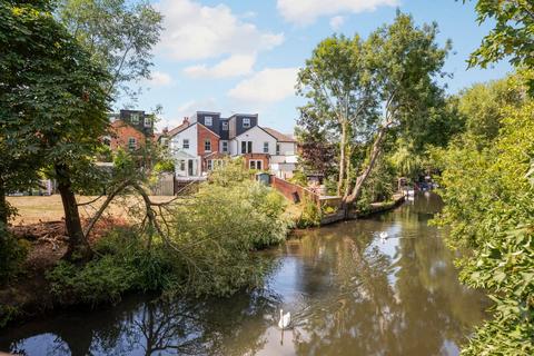 undefined, Radnor Road, WEYBRIDGE, KT13